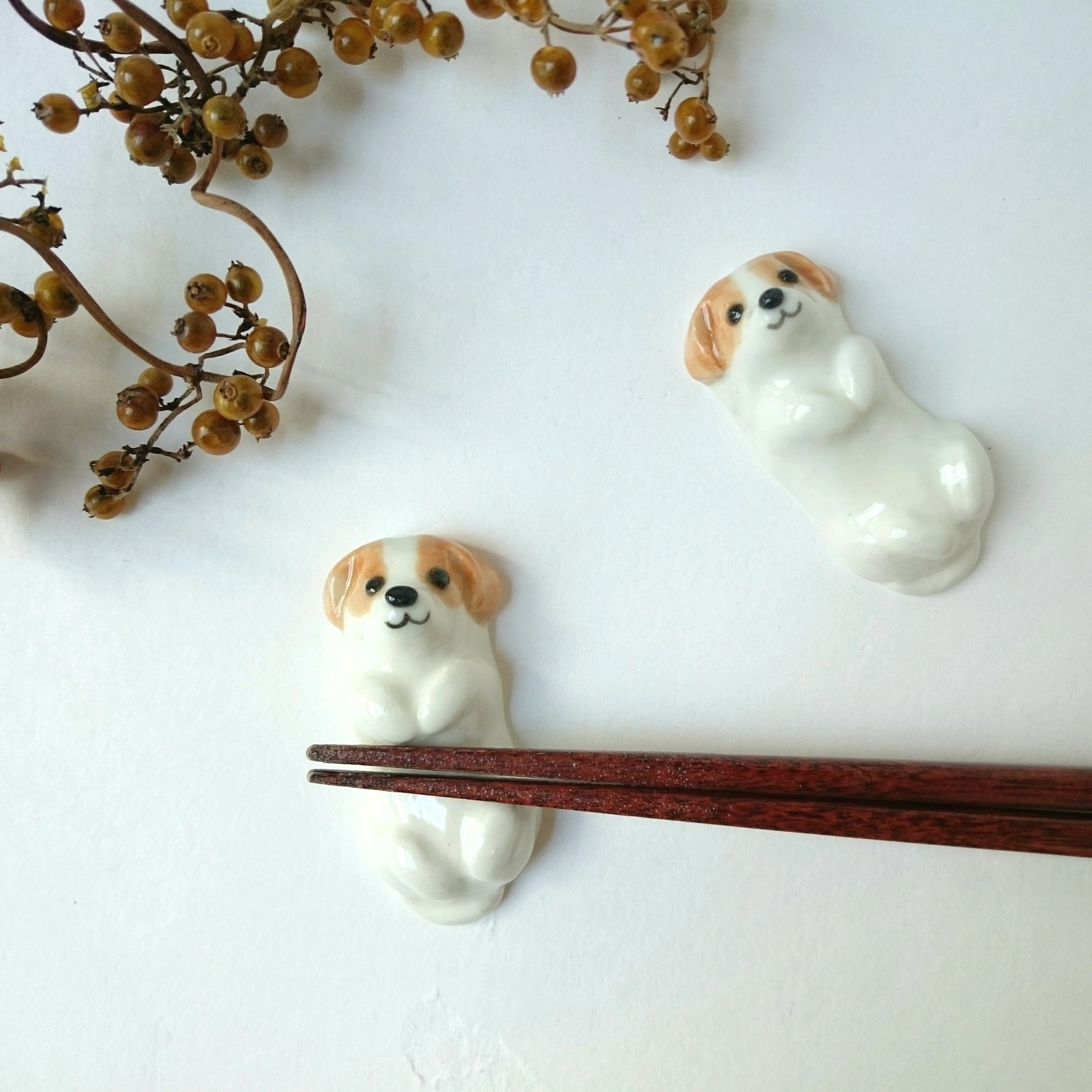 仰向けジャックラッセルテリアの箸置き | 陶器のことり