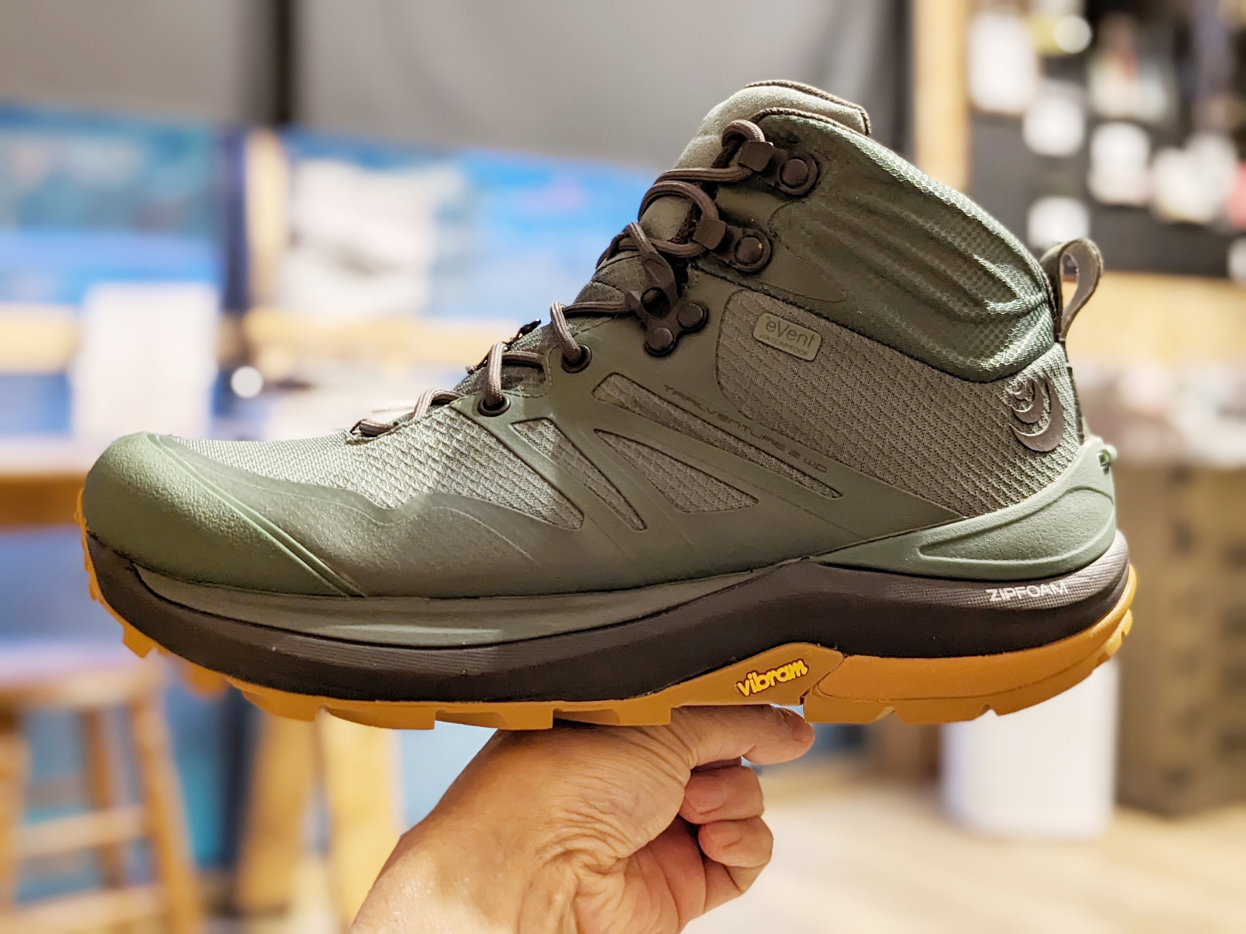 topo athletic（トポアスレチック） Trail Venture2 WP（トレイル 