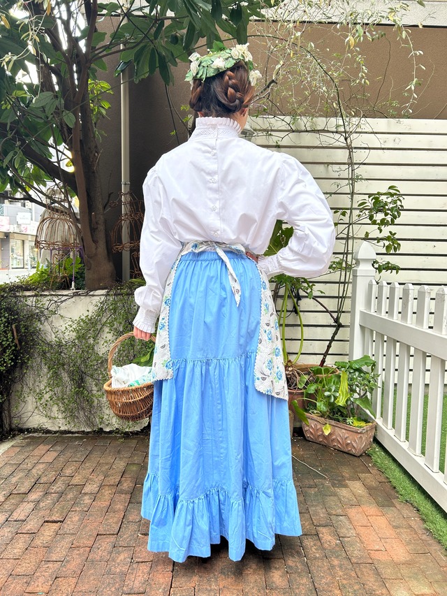 vintage  blue rose print apron