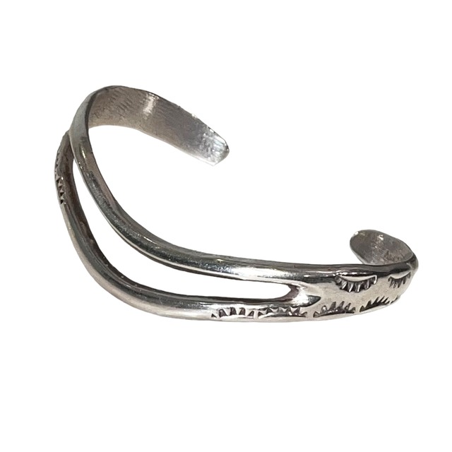 FRANCIS.L.BEGAY silver stamped bangle