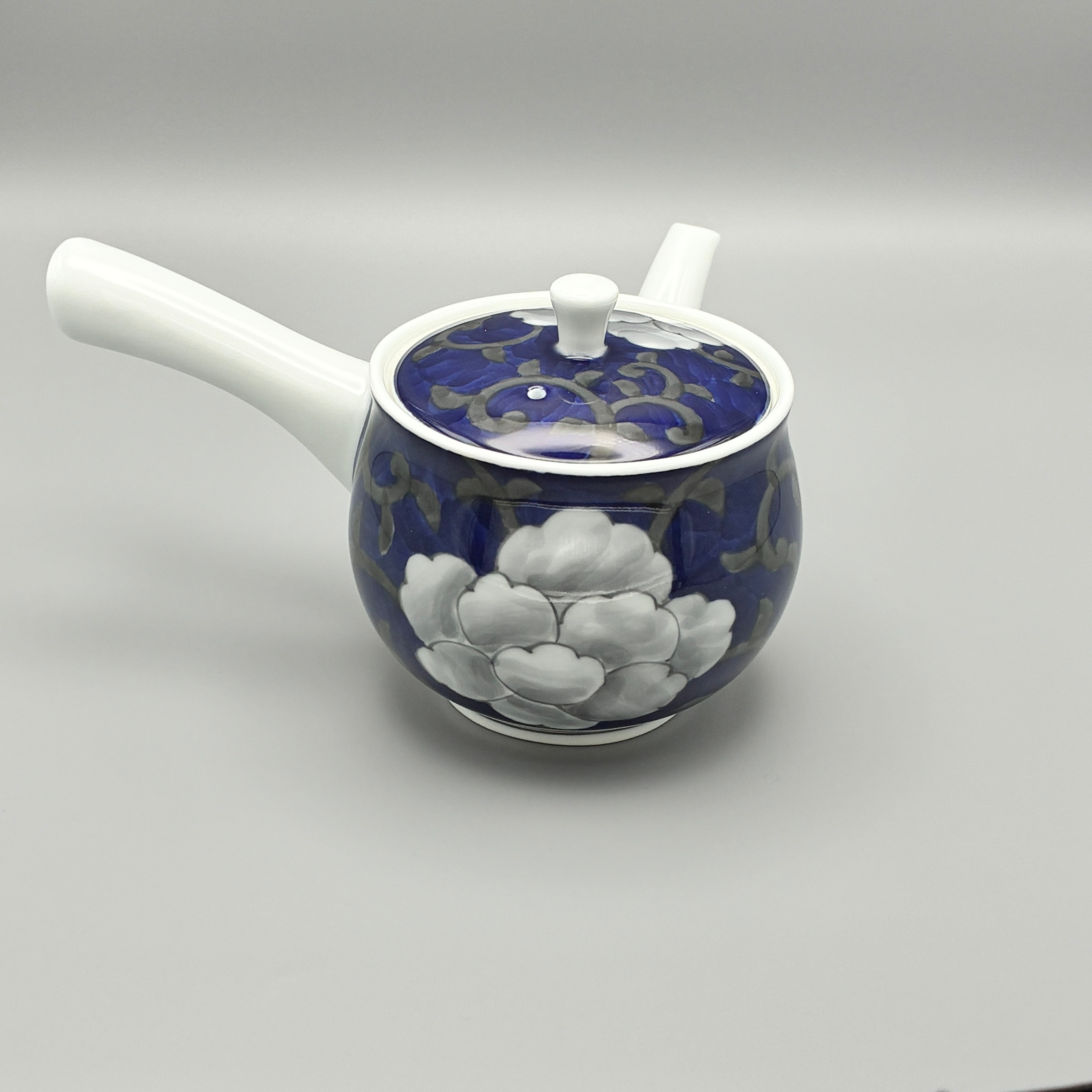 牡丹唐草 急須 納期最長2ケ月 | 有田焼～花の器～泰山