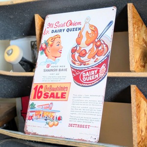 送料無料！ちょうどいいブリキ看板 【 Dairy Queen ( デイリークイーン ) 】 METAL SIGN / メタルサイン / ブリキ看板 / サインボード / ビンテージ加工〚アメリカン雑貨 アメトイ〛