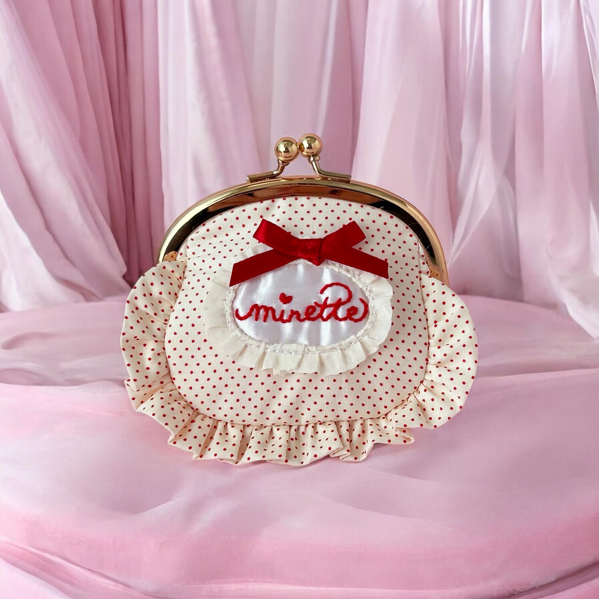 がま口ポーチ（赤ドット/minetteロゴ刺繍） | minette“ミネット”手刺繍