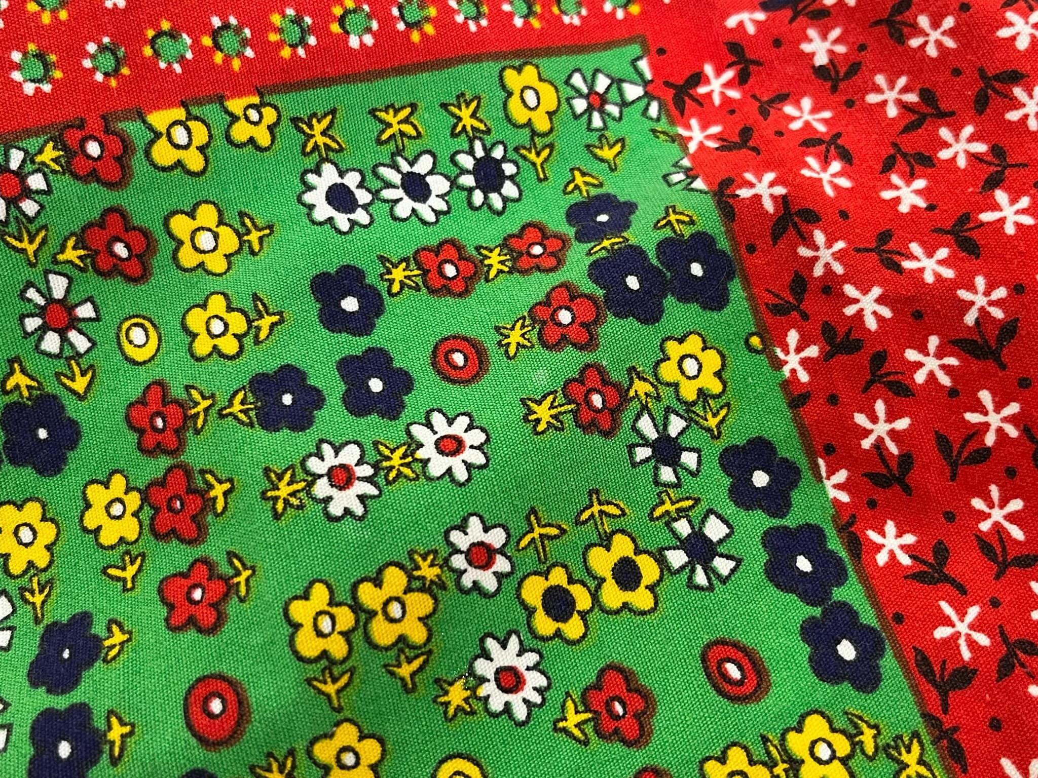 70s red×green patchwork pattern apron dress [l-4705] | Fizzvintage