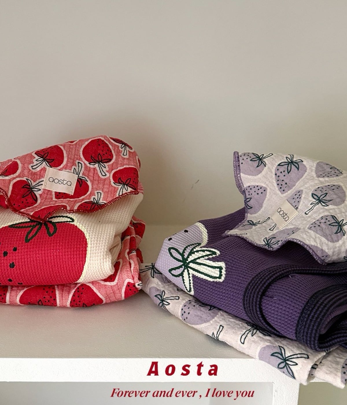 送料無料【予約】/ いちごTシャツ / aosta