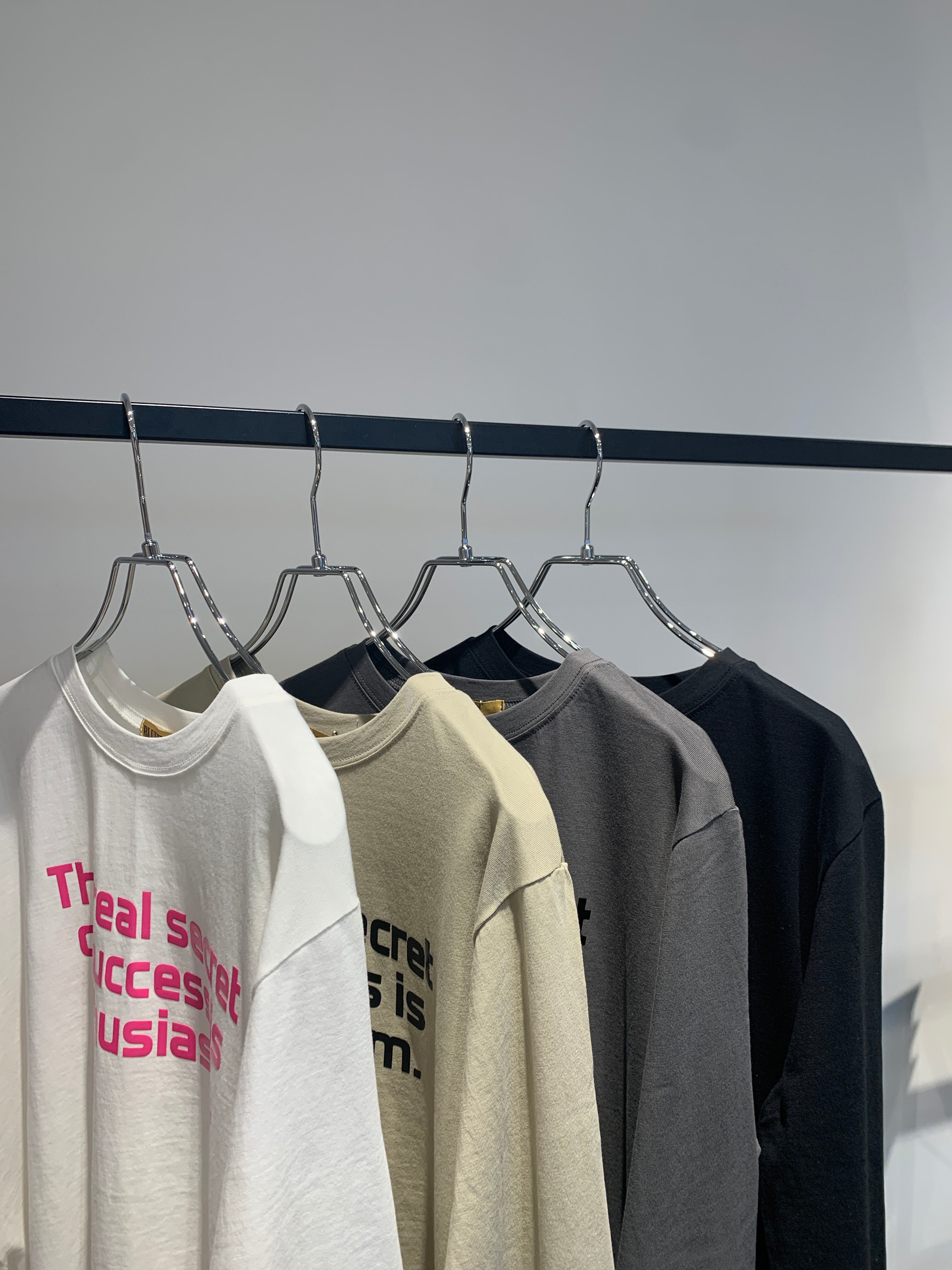 side slit logo long T-shirt