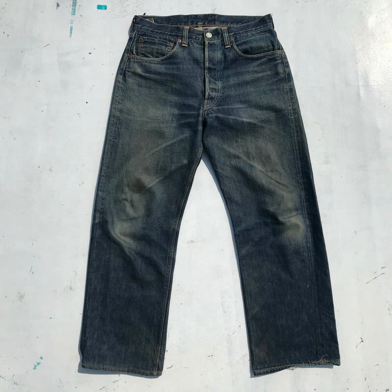 50's LEVI'S 501XX デニム 革パッチ 両面赤タブ 濃紺 オリジナル 刻印2 センターセット 11番工場 過渡期モデル 色落ち良好  W31位 希少 ヴィンテージ | agito vintage powered by BASE