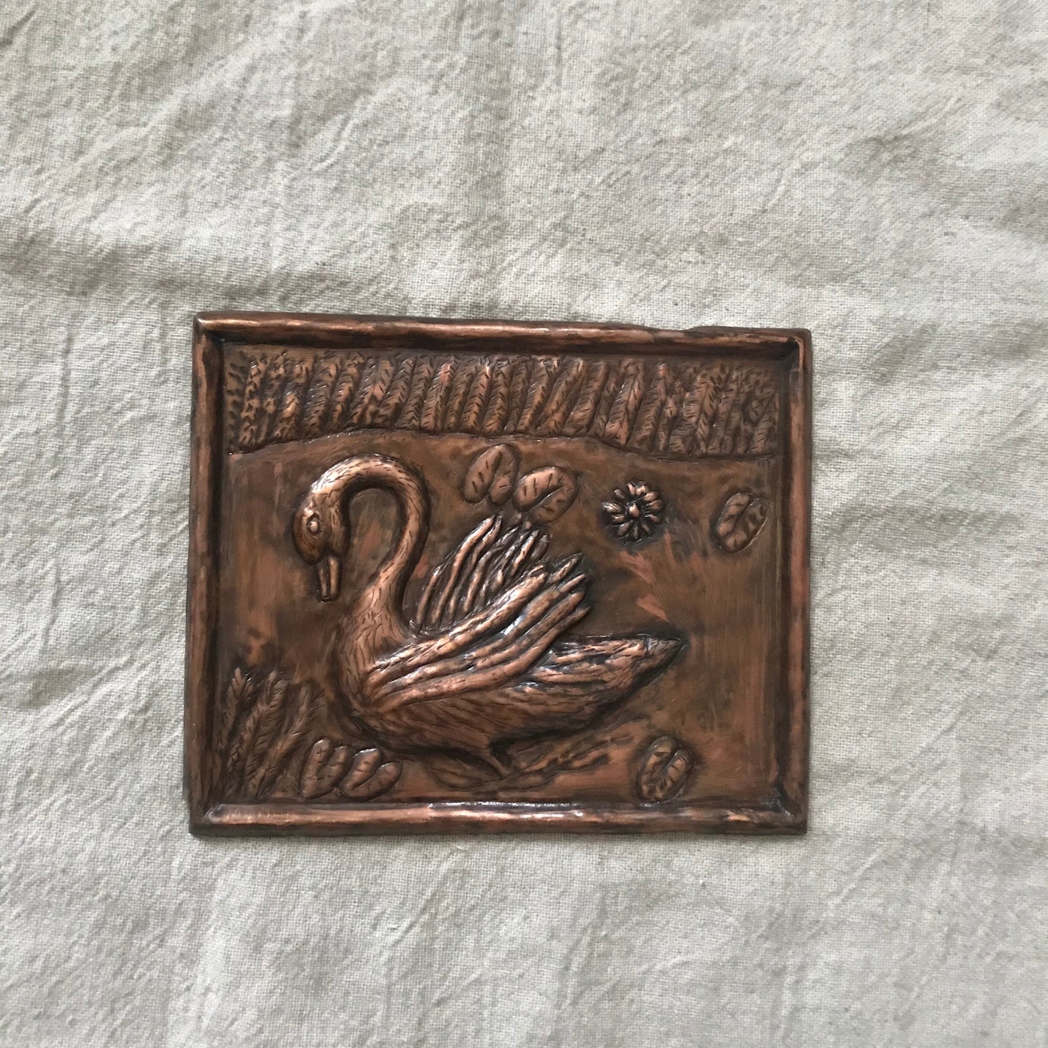 銅製の白鳥の壁掛け | tsuitachi craft&brocante