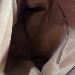 大容量バック 黒 白 茶 ショルダーバック レディース レザークロスボディバック カジュアル 仕事カバン