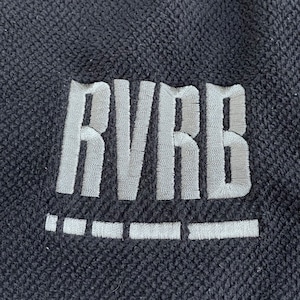 【UNDER ARMOUR】XL ビッグシルエット RVRB 刺繍ロゴ バックロゴ ハーフジップ スウェット プルオーバー アンダーアーマー スポブラ US古着