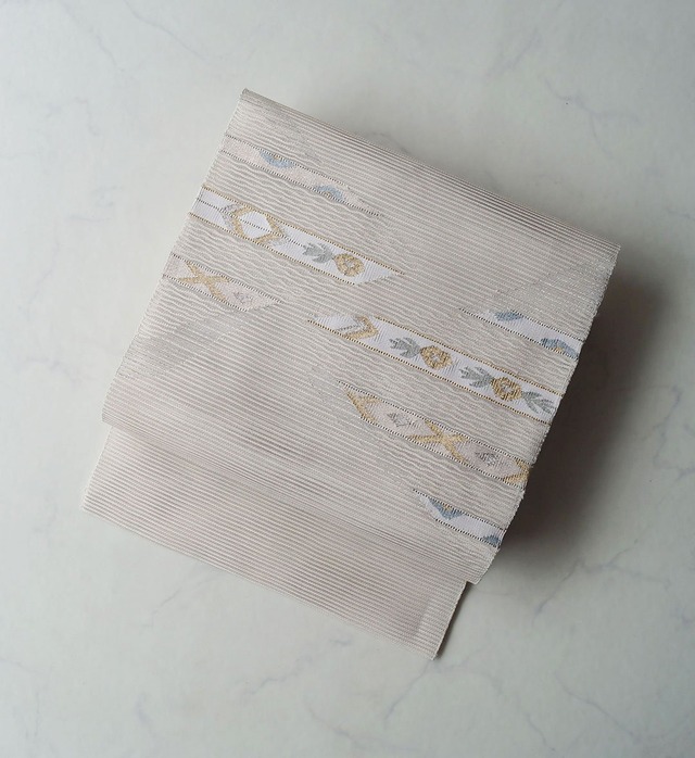 【夏なごや帯】生成り地　幾何学に花文　絽綴れ　開きなごや帯