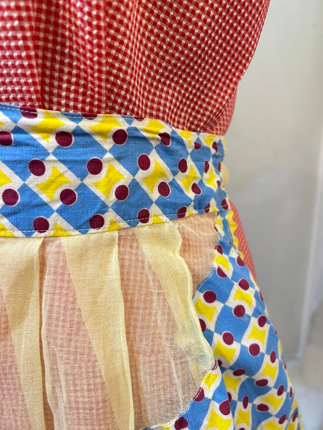 40's vintege yellow color geomethc pattern apron