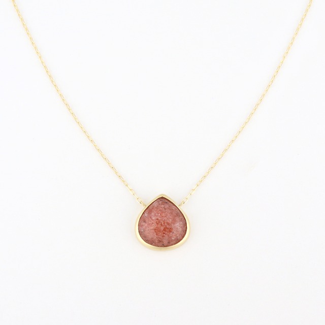 Naturel strawberry quartz necklace