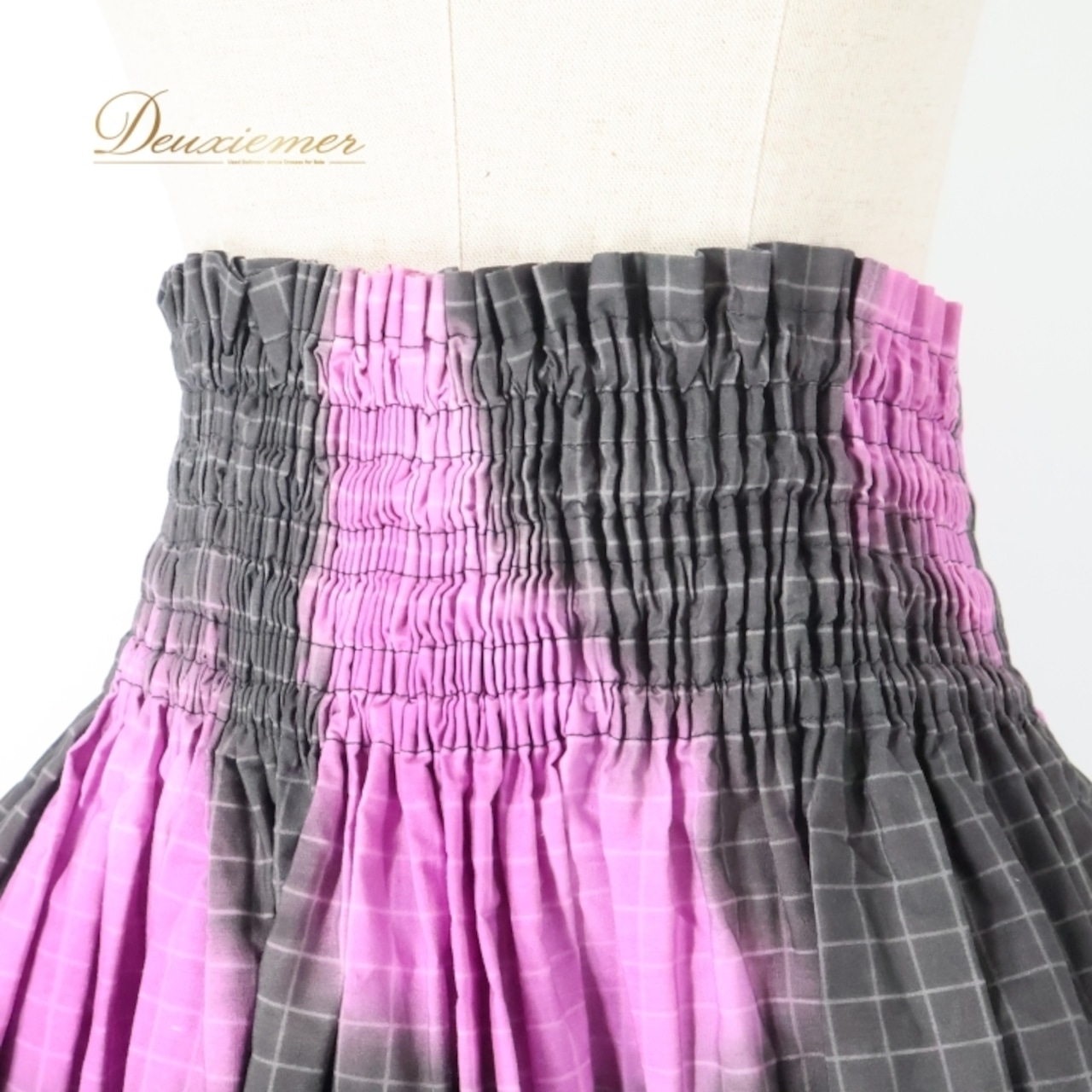 フラダンス 衣装 パウスカート ブラック系 ナニプア モンステラ柄 チェック柄 ハワイアンプリント nani pua アロハ フラ ダンス レッスン 練習 グラフチェック柄 華やか 鮮やか かわいい おしゃれ 上品 シングル スカート フレア ふんわり ピンク系 グレイ系 ホワイト系 フラダンス衣装 おしゃれな衣装 ハワイアンスカート 練習着 可愛い エレガント