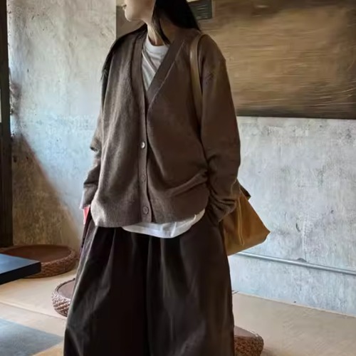 Vネックニットカーディガン ・20579