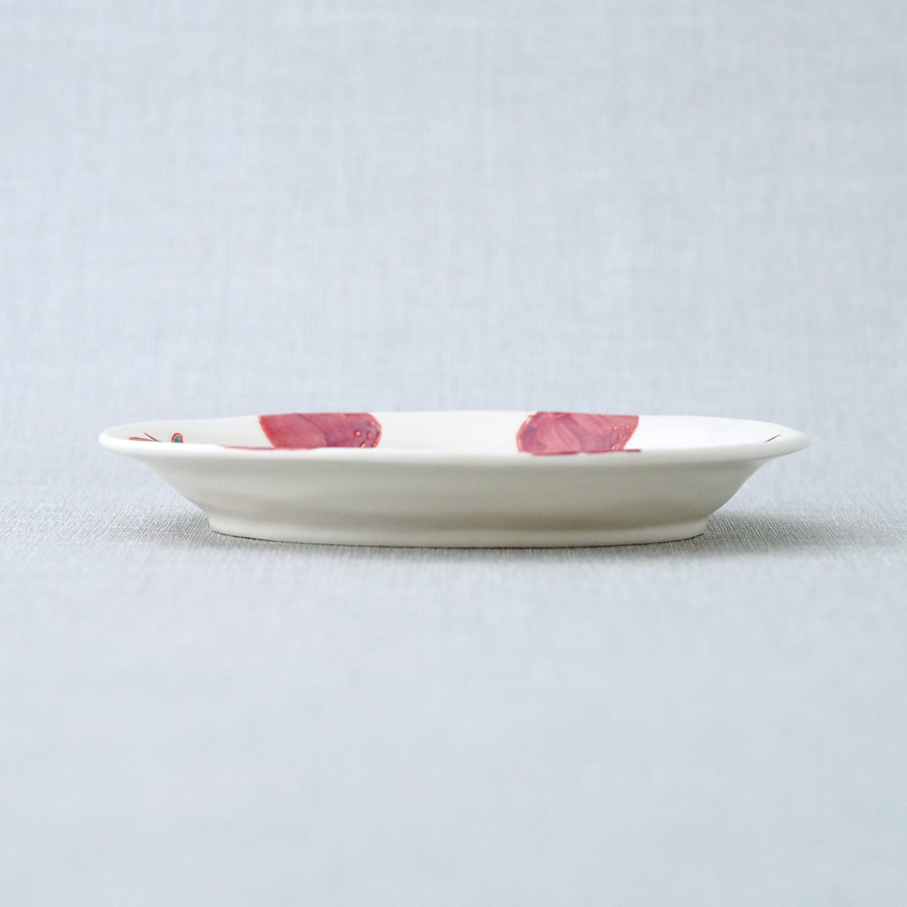 フレッシュアート 楕円銘々皿（いちご） | 菊祥陶器／工房祥sho