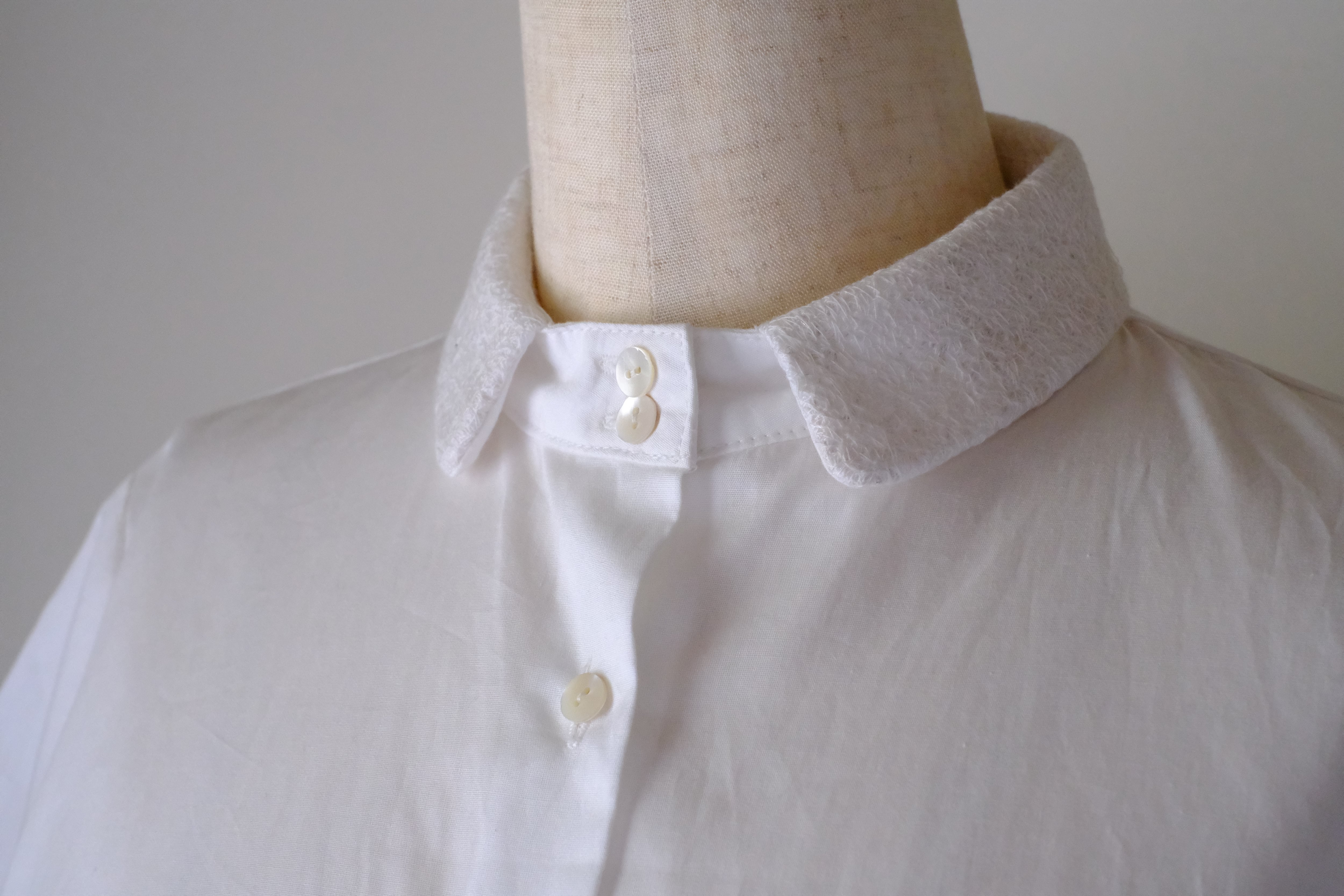 半袖スタンドカラーブラウス cl-120 (オフ白)