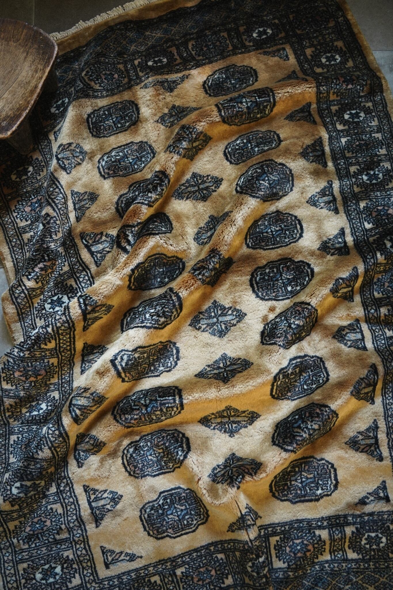 1586-Vintage Pakistan rug