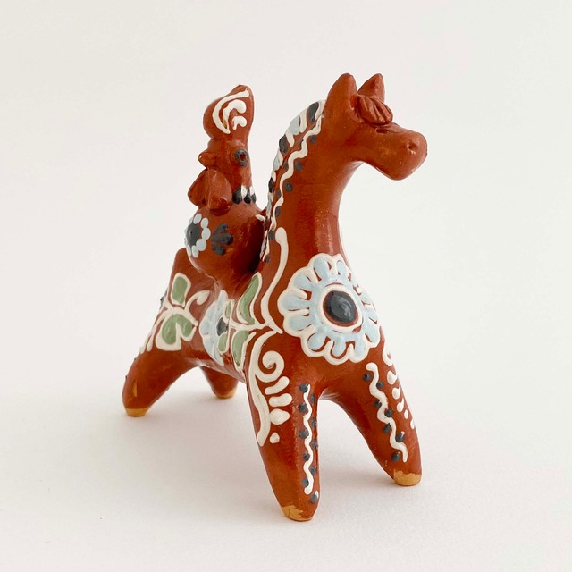 ウクライナ産  オピシュニャ土人形（馬と鶏 / 赤茶の馬）