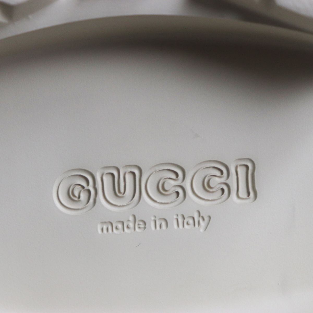 極美品○定価69300円 GUCCI グッチ パーフォレーテッドG 極美品○定価69300円 GUCCI グッチ パーフォレーテッドG