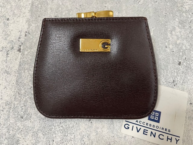 GIVENCHY Gスクエアプレート がま口コインケース