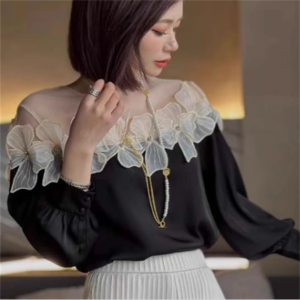 【送料無料】 トップス ブラウス 袖あり 半袖 ラウンドネック クルーネック プルオーバー Aライン フレア ロング丈 異素材切り替え ドッキング レース 装飾 薄手生地 かわいい 大人可愛い 大人女子 こなれ感 シンプル カジュアル 大人 上品 おしゃれ お洒落 エレガント フェミニン 無地 春 20代 30代 40代 レディース 女性 デート お出かけ お茶会 女子会 休日 演奏会 授業参観 着回し プチプライス デイリーユース 普段使い オルチャン 韓国系 ファッション 定番アイテム インスタ映え