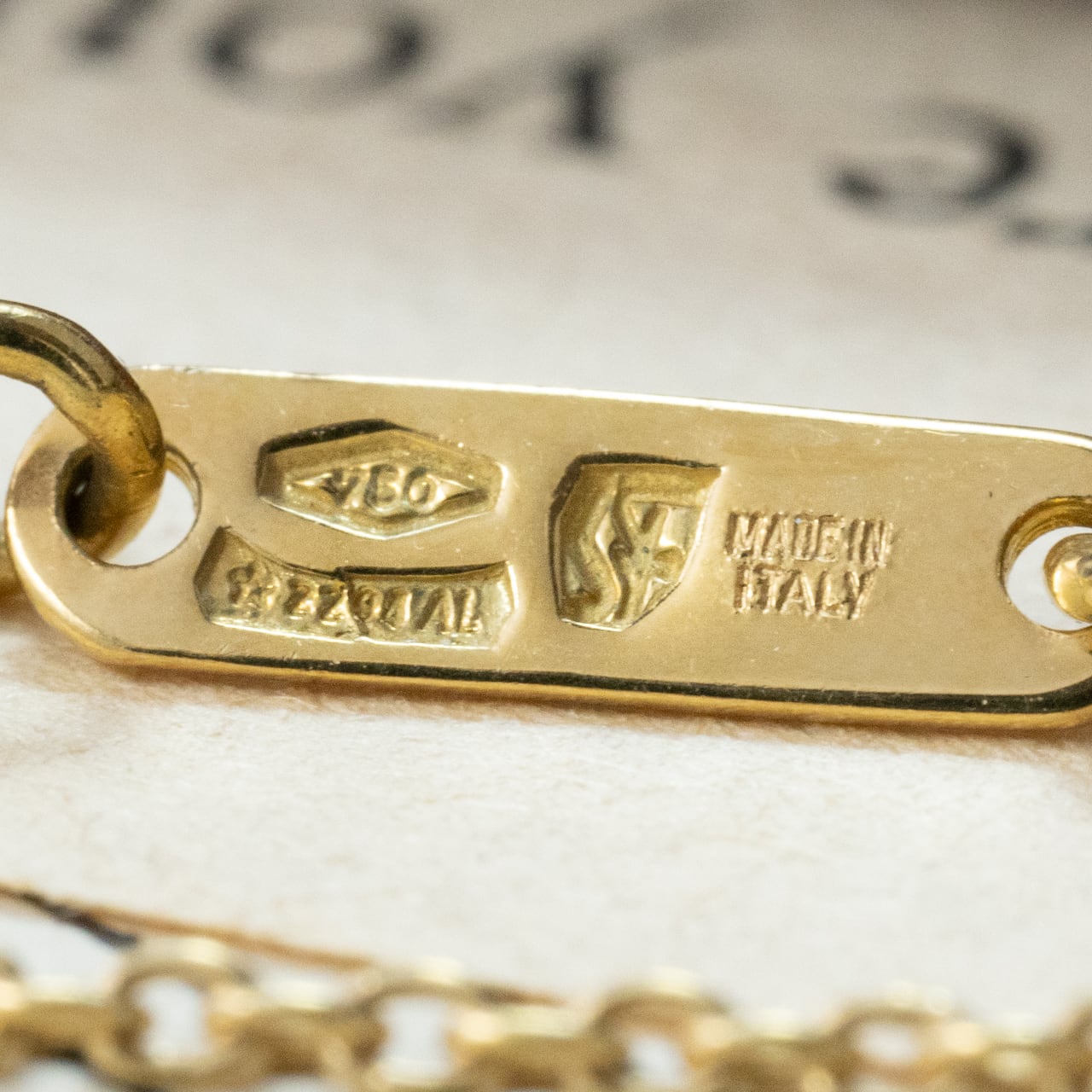 サルバトーレフェラガモ Salvatore Ferragamo made in Italy K18 750