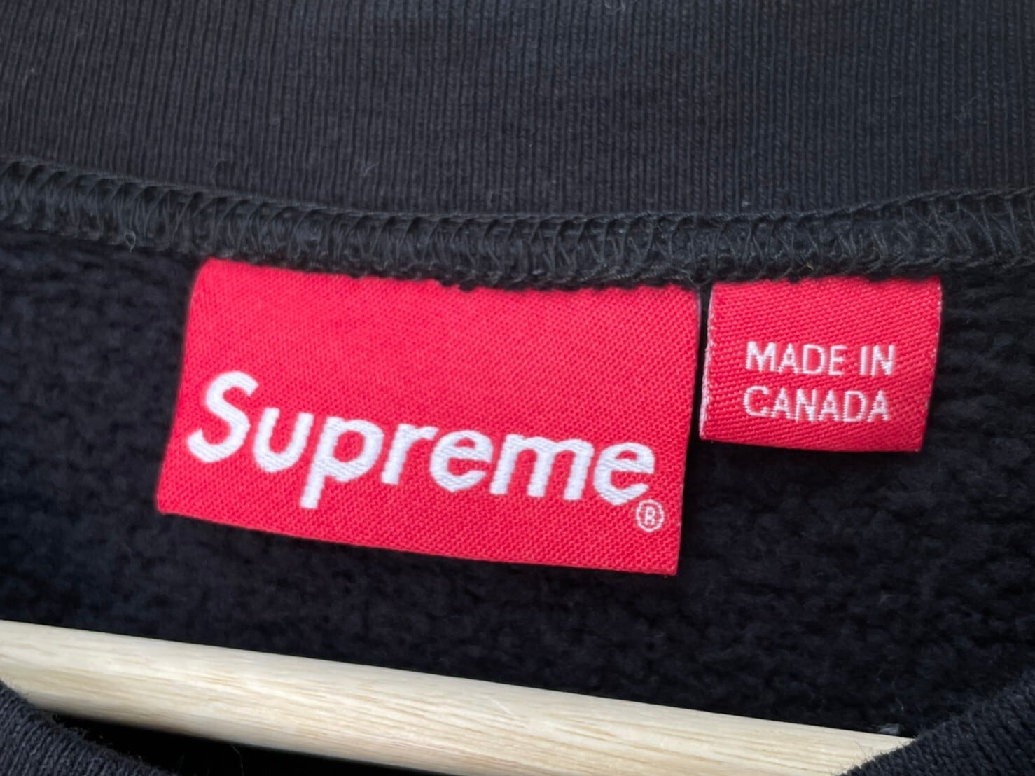 サイズXL】supreme cutout logo crewneck black