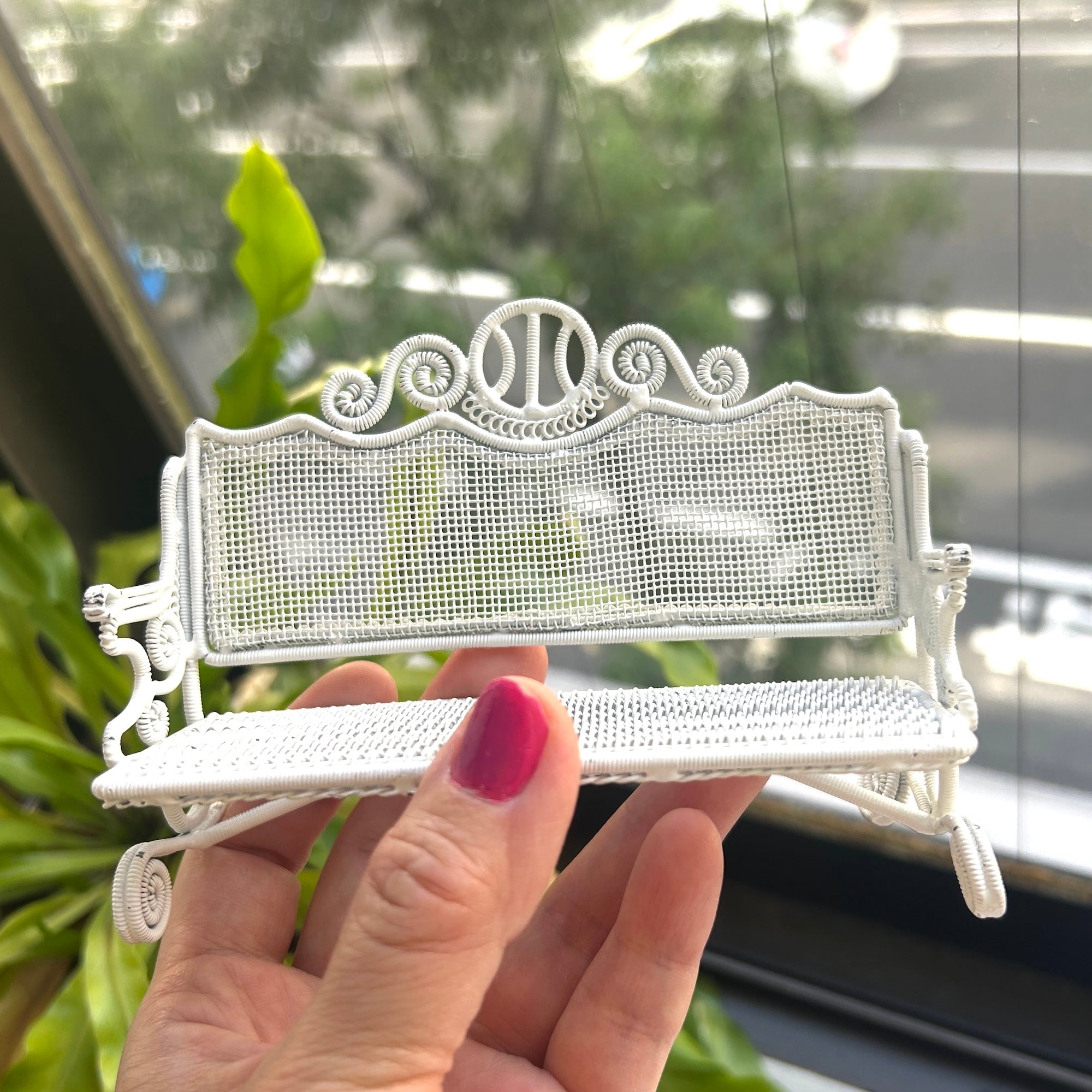 vintage whiteドールベンチチェア | Milo Antiques & Vintage