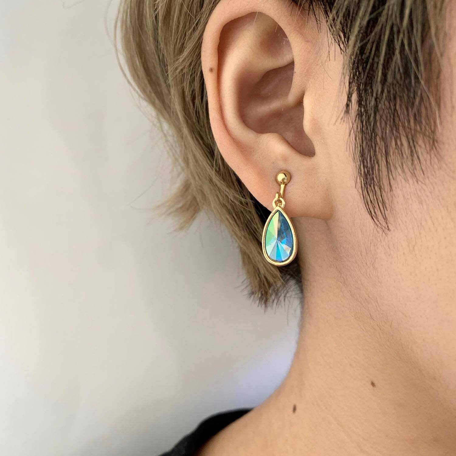 カット入りオーロラしずくの〈ピアス/イヤリング〉 | Dua-アクセサリー