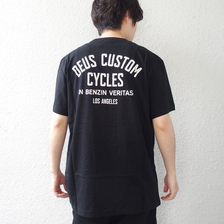 新品　deus ex machina デウスエクスマキナ　グラフィック Tシャツ