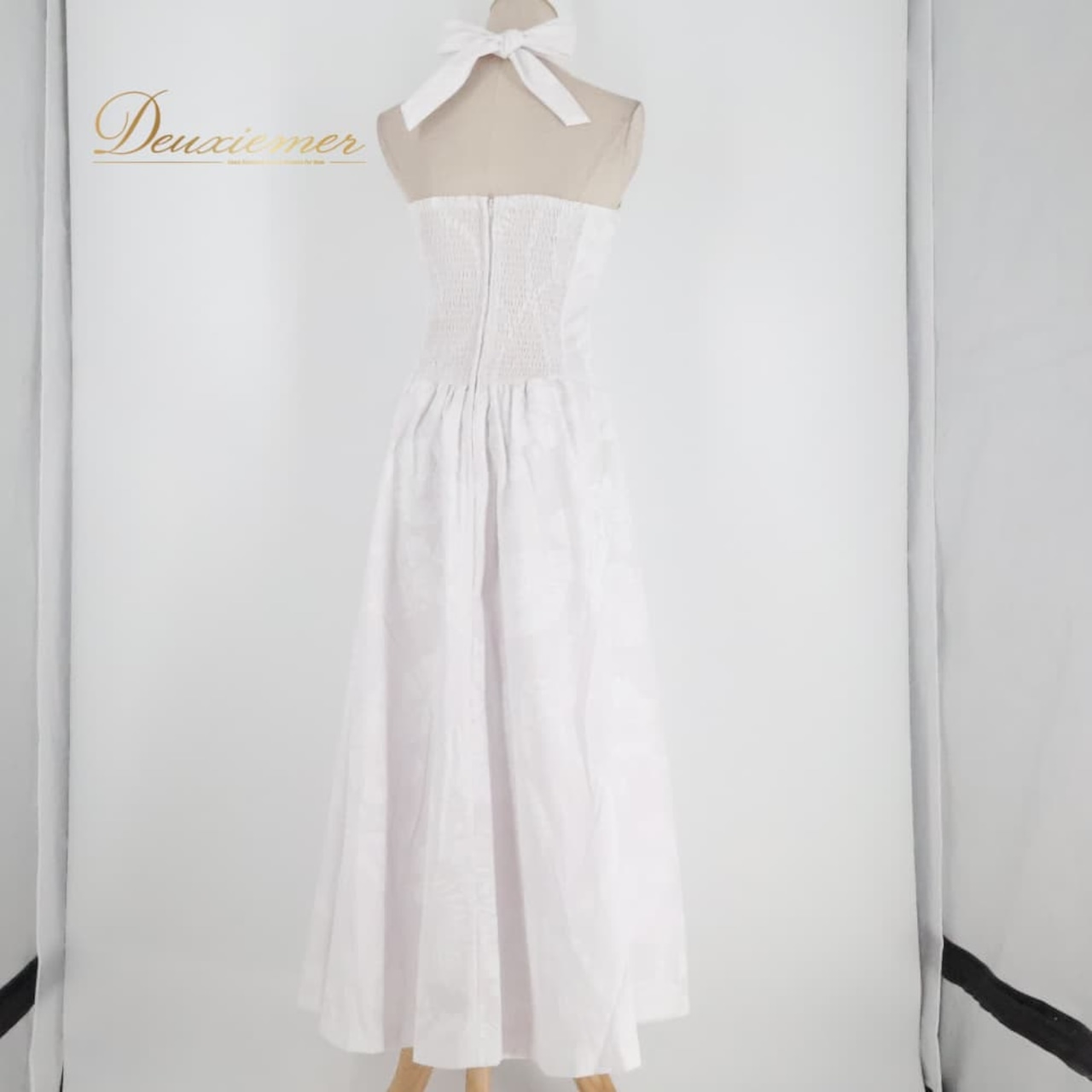 フラダンス 衣装 T&L MUUMUU FACTORY ムームーファクトリー ワンピース ドレス ホワイト系 ハワイ製 ワンカラー ホルターネック きれい 上品 高級感 かわいい 華やか 鮮やか 明るい アロハ ハワイアンプリント フラ ダンス レッスン 練習
