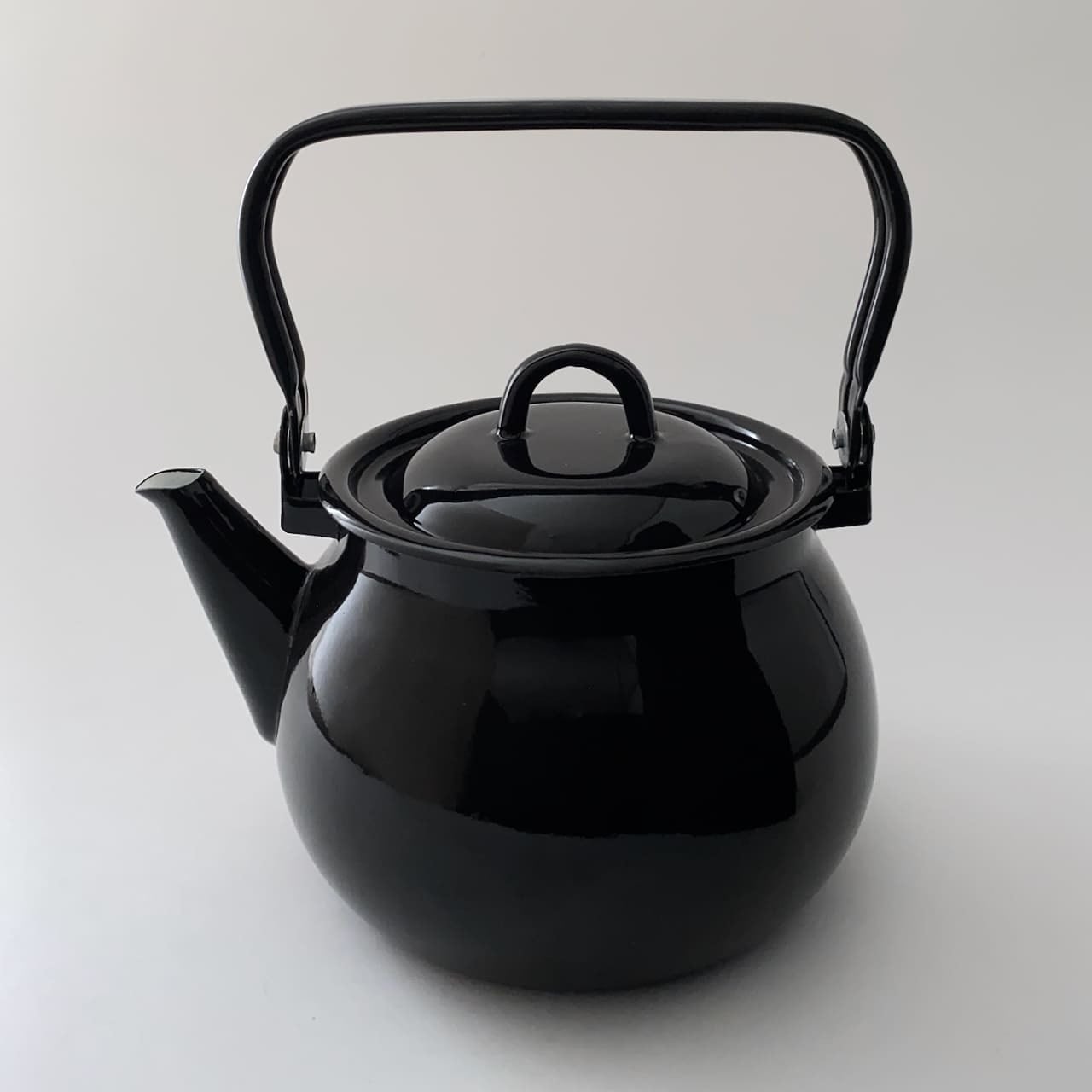 ホーロー やかん 黒｜Enamel Kettle Black | Sensitivity and Boldness