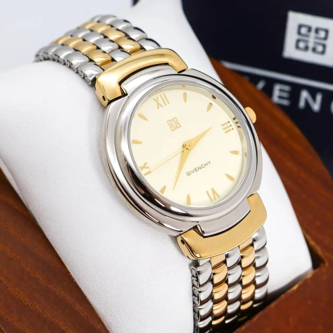 稼働 GUCCI 腕時計 8900L グレー デイト 新品電池 1139 | Like a