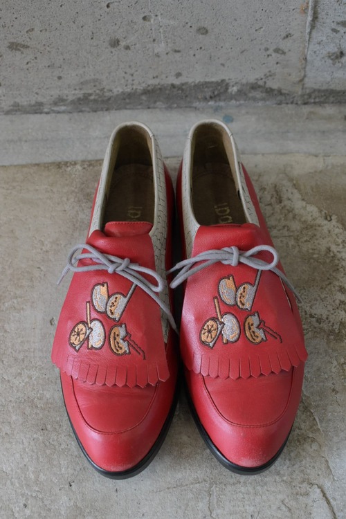 Tassel red leather shoes