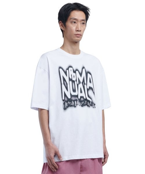 ☆BOYNEXTDOOR テサン 着用！！【NOMANUAL】BUZZ T-SHIRT - WHITE | もごつ