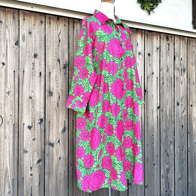 カラフル花柄ロングシャツ