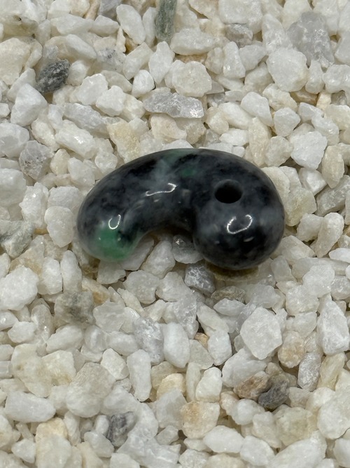 糸魚川翡翠　勾玉　037・画像4