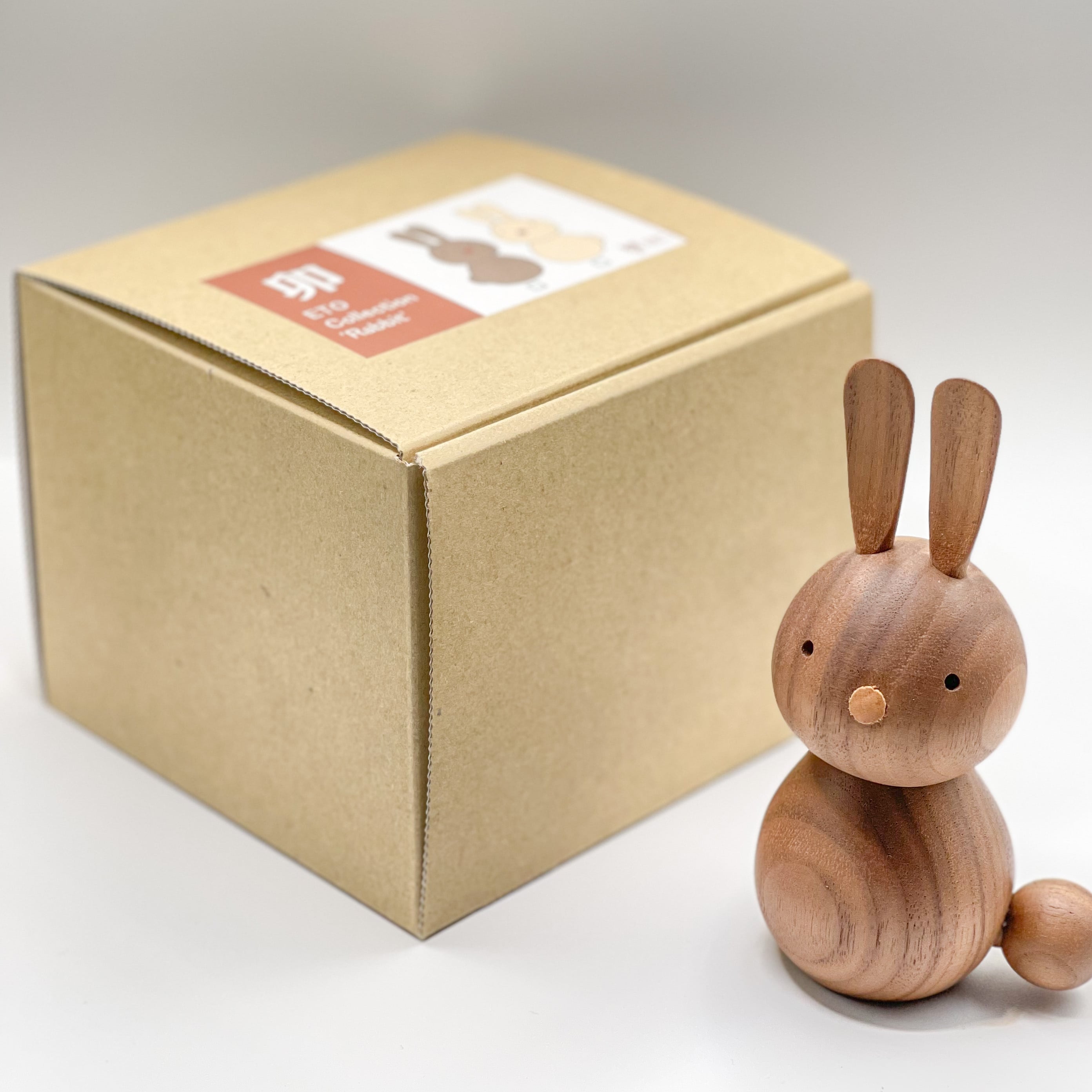 干支の置き物・卯】うさぎ 木製ハンドメイド お正月の御年賀