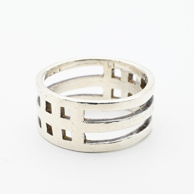 Minimalist Design Irish Ring #20.5 / Ireland