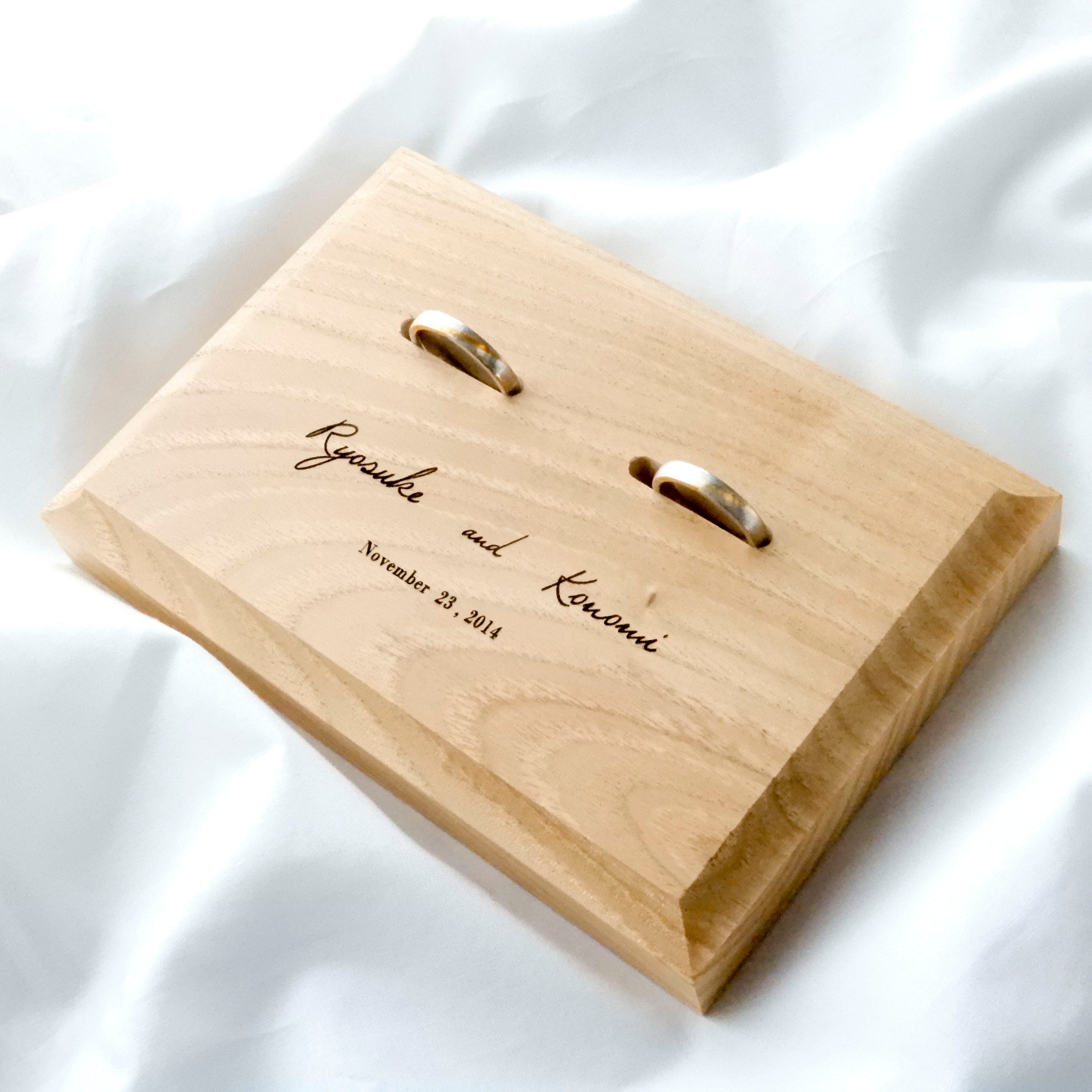 無垢の木のリングピロー | HalMira