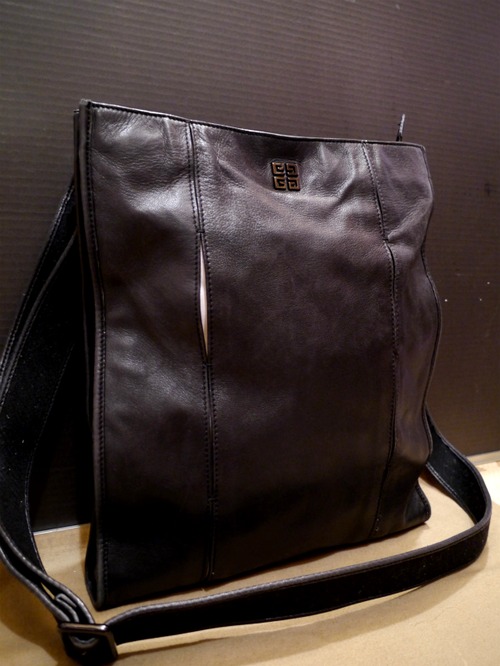 レア★GIVENCHY ジバンシイ MENS A4対応レザーショルダー バッグ★