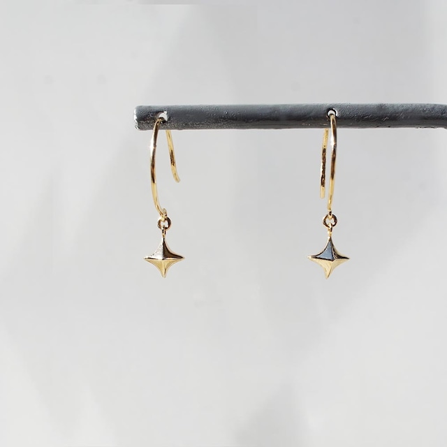 Beyond / Star Pierced Earring / Pair（BE009-YG ）