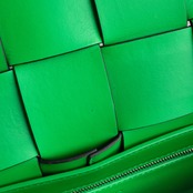 ボッテガヴェネタ カセット ショルダーバッグ ブラック グリーン