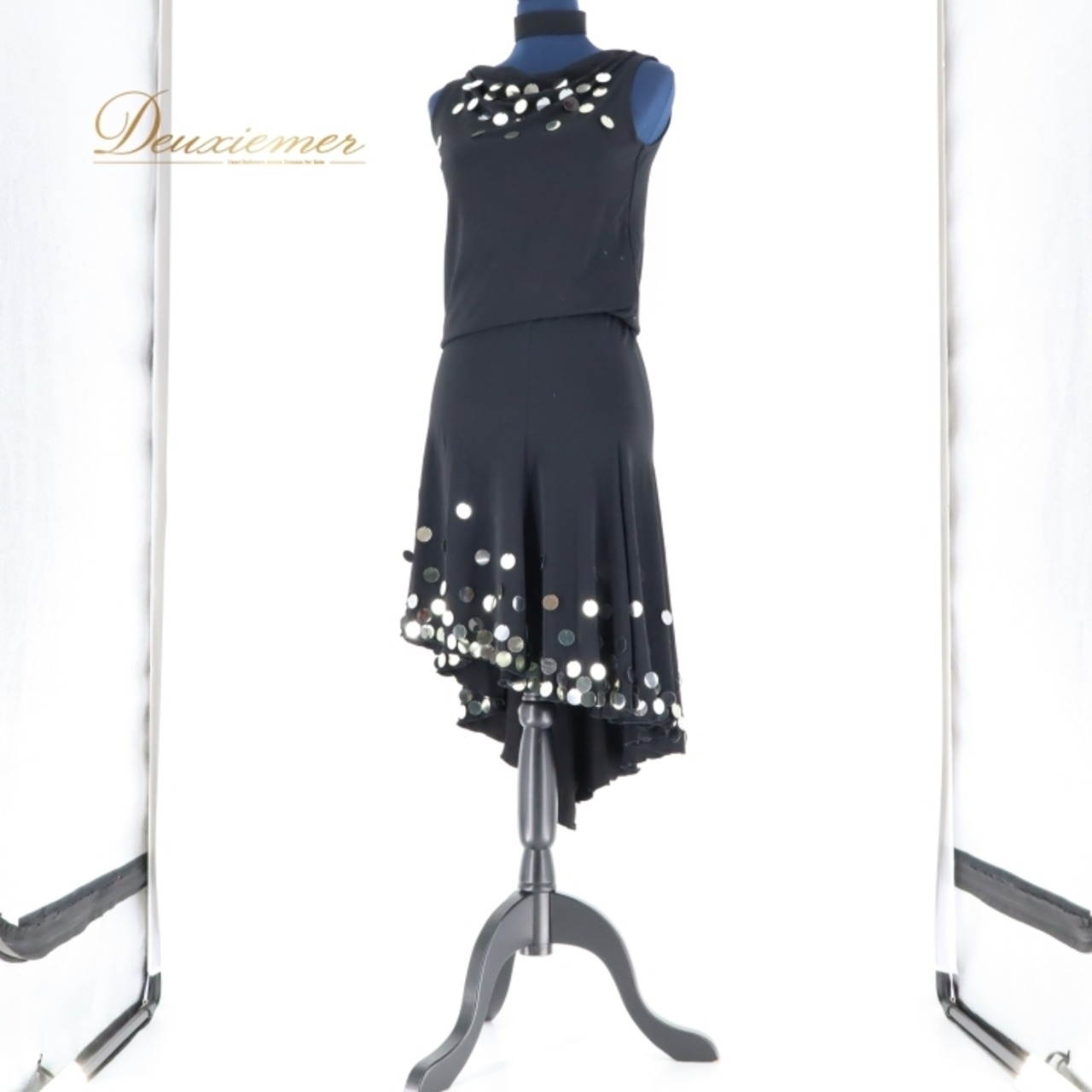 社交ダンス 衣装 チャコット Chacott ラテン ドレス ワンピース ラテンドレス 黒 パーティドレス パーティ 発表会 黒 無地 ブラック系 装飾 飾り 日本製 ラテンダンス 衣装 女性用 ダンス衣装 スパンコール 伸縮性 おしゃれ シンプル 軽量 フォーマル ダンスパーティ