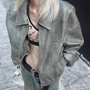 レディース ジャケット アウター 上着 羽織 前開き レザージャケット 長袖 萌袖 襟付き ワイド ファスナー ポケット アメカジ かわいい 大人可愛い きれいめ シンプル カジュアル おしゃれ かっこいい レトロ こなれ感 ラフ ボーイッシュ ルーズ 個性的 クール 主役級 存在感 抜け感 ヴィンテージ キュート 都会的 ベーシック アメリカン アクティブ ワイルド ロゴ 春 秋 デート お出かけ アウトドア 休日 お花見 ツーリング 重ね着 コーデ 普段使い S M L XL 2XL グレーグリーン