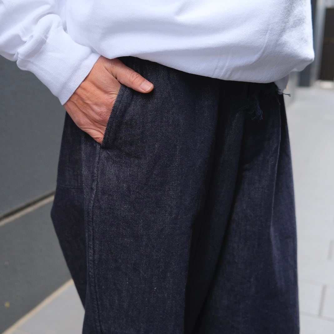 COMOLI(コモリ) / ネイビーデニムテーパードパンツ-NAVY-(B01-01023 