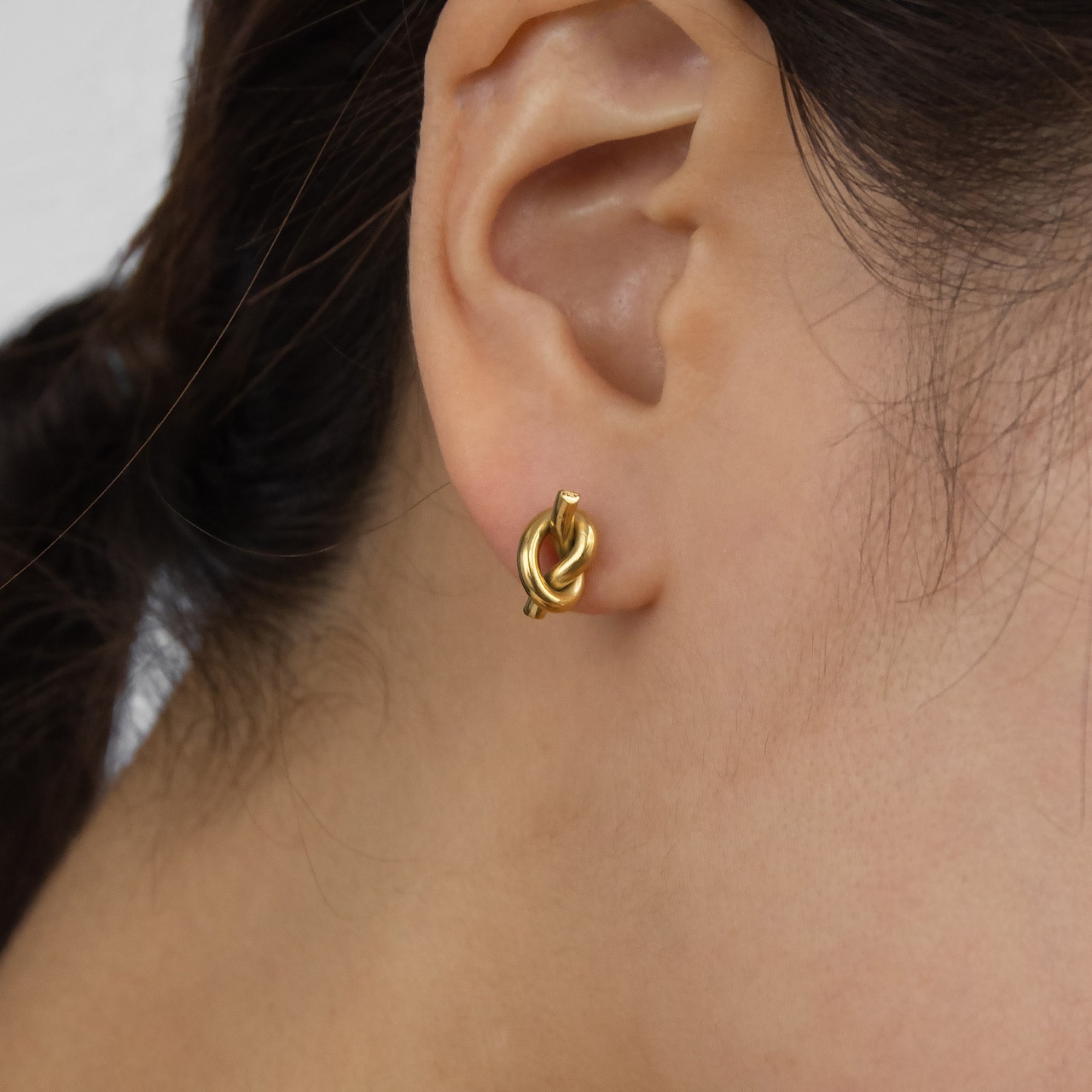 【ネコポス便】ピアス ノットスモールピアス 小さめ 結び 金属アレルギー対応 サージカルステンレス 2099