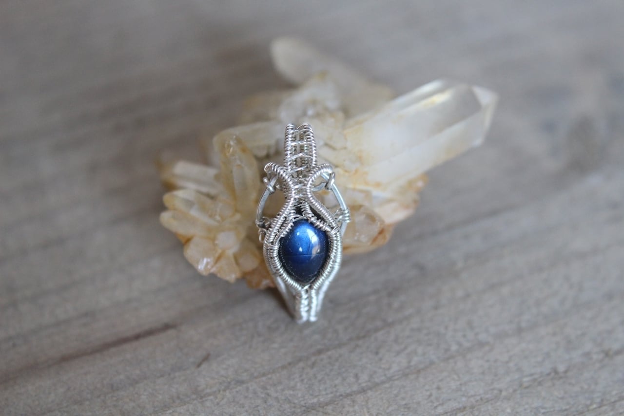 Dark blue Labradorite silver925 wirewrapping mini pendant
