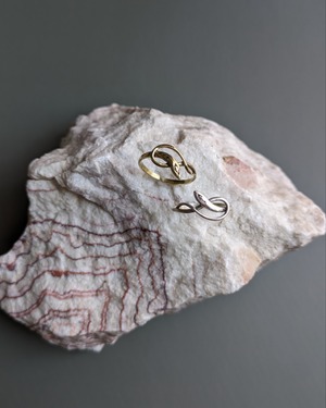 【labyrinthvintage】　Snake infinity ring